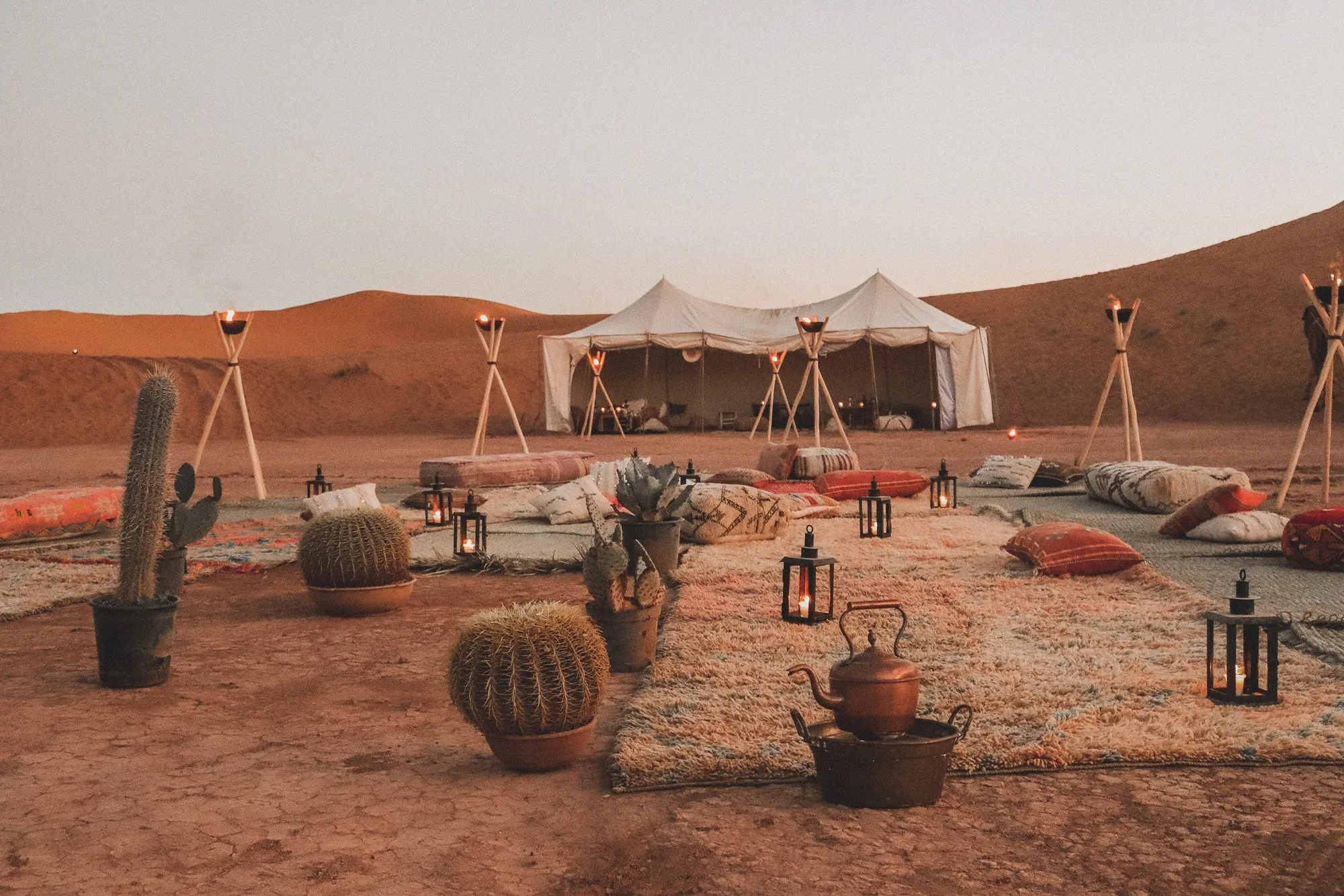 Tentes sous les étoiles au Sahara Umnya Astro, Erg Chigaga, Bortle 1